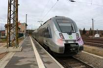 1442 609 (Bombardier Talent 2) der S-Bahn Mitteldeutschland (DB Regio Südost) als S 37733 (S7) nach Halle(Saale)Hbf Gl. 13a steht in ihrem Startbahnhof Halle-Nietleben. [28.12.2017 | 12:13 Uhr]