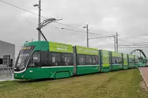 Be 6/8 Flexity 5043, auf der Linie 8, wendet in der Schlaufe in Weil am Rhein. Die Aufnahme stammt vom 31.01.2018.