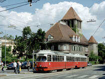 Wien Wiener Linien SL 5 (E1 4555 + c3 1216) II, Leopoldstadt, Am Tabor am 4. August 2010. - Scan eines Farbnegativs. Film: Kodak FB 200-7. Kamera: Leica C2.