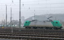 185 615-2 von Crossrail  rangiert in Aachen-West.
Aufgenommen vom Bahnsteig in Aachen-West. 
Bei Schneeregen am Nasskalten Nachmittag vom 2.2.2018.