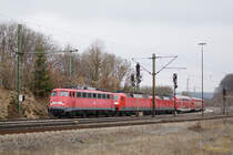 Am 11. Februar 2018 musste PbZ 2461 in Westerstetten für einige Überholungen eine kurze Pause einlegen. Hier beschleunigt 115 448 die beiden 120 und die drei Doppelstockwagen, um in Kürze Ulm zu erreichen.