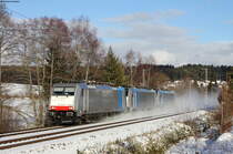 186 452-9; 186 446-1 und 186 453-7 als Tfzf 99482 (Schaffhausen GB-Worms Gbf) bei St.Georgen 12.2.18