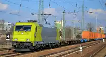 Keine von den RHC 119ér, diese 119 010-6 [NVR-Number: 91 76 0119 010-6 N-ATLU] kam mit einem der China Silk-Road Containerzügen aus Polen des Weges durch den Bf. Flughafen Berlin-Schönefeld, an welche EVU die Lok aktuell von  Alpha Trains NV/SA vermietet ist ließ sich im Moment nicht recherchieren, 13.02.18 
