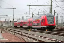 Nachschuss auf einen DABpbzfa mit Zuglok 146 024 der Elbe-Saale-Bahn (DB Regio Südost) als RE 16324 (RE30) von Halle(Saale)Hbf nach Magdeburg Hbf, der das Gleisvorfeld von Halle(Saale)Hbf durchfährt. Aufgenommen von der Delitzscher Straße. [26.1.2018 | 15:16 Uhr]