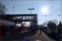 Im völligen Gegenlicht -

Der Bahnhof Winnenden mit S-Bahn und Regionalbahn.

06.02.18 (M)