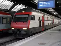 SBB - Steuerwagen Bt 50 85 26-94 924-5 an der Spitze eines IR nach Luzern im HB Zürich am 28.01.2018