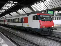 SBB - Steuerwagen Bt 50 85 28-94 904-5 an der Spitze eines IC nach Lugano im HB Zürich am 28.01.2018