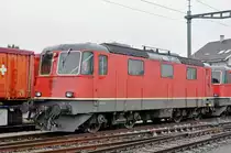 Für die Re 4/4 II 11180 hat bald die letzte Stunde geschlagen. Auf einem Nebengleis beim, Bahnhof Kaiseraugst wartet sie auf ihr Ende. Die Aufnahme stammt vom 17.02.2018.