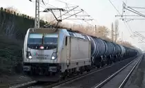 RHC 187 074-0 mit Kesselwagenzug (UN-Nr.: 30/1202 = Dieselkraftstoff oder Gasöl oder Heizöl (leicht)) am 20.02.18 Durchfahrt Bf. Berlin-Hohenschönhausen.