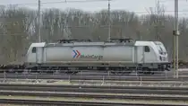 91 80 6187 079-9 D-RHC bringt einen  Hard Top Bulk Containerzug  Richtung Norden.
Weil a. R. 23.02.2018