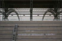 Oben grüßt die große Bahnsteighalle -

Reisende, die am Leipziger Hauptbahnhof mit der S-Bahn ankommen und über den Nordausgang die S-Bahnstation verlassen, erhalten schon in der Tiefe einen Eindruck von der großen Stahl- Glashalle über den Kopfbahnsteigen.

02.02.2014 (M)