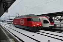 Die frisch revidierte Re 460 040 auf Testfahrt in Solothurn, 18.12.2017.