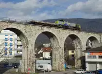 BLS: BLS Bauzug mit der Am 843 503-4 mit dem BLS Xs 9985 9359 584-3 auf dem Mösliviadukt in Grenchen am 25. Januar 2018.
Foto: Walter Ruetsch 
