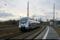 9442 620 (Bombardier Talent 2) von Abellio Rail Mitteldeutschland als RB 74783 (RB75) von Lutherstadt Eisleben nach Halle(Saale)Hbf verlässt den Hp Zscherben auf der Bahnstrecke Halle–Hann. Münden (KBS 590). [28.1.2018 | 16:15 Uhr]