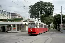 Wien Wiener Linien SL 18 (E2 4074) Neubaugürtel / Märzstraße am 6. August 2010. - Scan eines Farbnegativs. Film: Fuji S-200. Kamera: Leica C2.