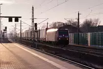 185 174-0 DB Cargo mit dem Mega Kombi in Rathenow und fuhr weiter in Richtung Wustermark. 03.03.2018