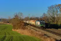193 230 mit einem Kesselzug am 29.11.2016 bei Hilperting. 