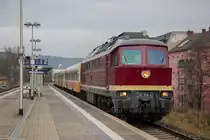 Am 02.12.2017 fuhr 132 334 durch Gera Süd mit einem Sonderzug der aus 3 ehemaligen Halberstädter Städte Express wagen (Bmh) bestand.