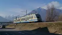 R 267 in Form von ABe 4/6 Nr. 61 der SSIF auf dem Weg nach Santa Maria Maggiore hat gerade den Startbahnhof in Domodossola verlassen.