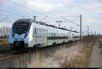 Nachschuss auf 1442 112 und 1442 131 (Bombardier Talent 2) der S-Bahn Mitteldeutschland (DB Regio Südost) als S 37337 (S3) von Halle-Trotha nach Leipzig-Connewitz, die bei Benndorf auf der Bahnstrecke Magdeburg–Leipzig (KBS 340) fahren. [4.2.2018 | 12:30 Uhr]