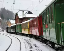 50 Jahre Blonay - Chamby Museumsbahn:
Anlässlich des Beginns des Jubiläumjahes der BC fuhr die MOB GDe 4/4 Nr. 6006  Aigle les Murailles  mit einem  Winterdampfzug  von Montreux via Montbovon und Chateau d`Oéx nach 
Zweisimmen.

Die Aufnahme zeigt die Durchfahrt der GDe 4/4 Nr. 6006 mit den farbenfrohen Wagen des  Winterdampfzuges  im Bahnhof Chamby. 
Samstag, 3. März 2018 