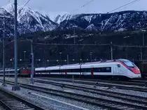 Giruno RABe 501 004 am 7.3.18 beim Bahnhof Brig abgestellt.
