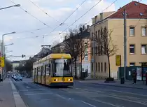 Dresden, Kesselsdorfer Straße. SachsenTram NGT6DD-ER #2510 als Linie 6 nach Wölfnitz erreicht die Haltestelle Koblenzer Straße. Die Aufnahme stammt vom 13.02.2018.