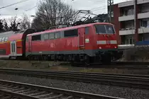 Mal wieder was mit drei Löwentakt im Rheinland....kommt heimatliches Gefühl auf.
Hier schiebt die 111 054 einen RE4 nach Dortmund am heutigen Nachmittag in Rheydt ein.