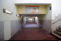 Schneller als du denkst... kommst du weg vom Bahnhof Großkorbetha!
Der DDR-Charme des Bahnhofs zeigt sich auch im Personentunnel. Da ist so mancher froh, dass er mit einer der schnellen Verbindungen woanders hinfahren kann. Für Bahninteressierte lohnt sich Großkorbetha trotzdem allemal. [4.2.2018 | 14:55 Uhr]