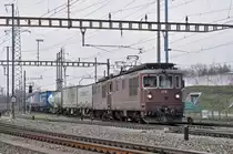 Doppeltraktion, mit den BLS Loks 425 175 und 425 190 durchfahren den Bahnhof Pratteln. Die Aufnahme stammt vom 27.02.2018.