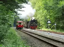 Die Fahrt mit 99 5906 hatte noch zwei Höhepunkte auf Lager bzw. im Plan,hier der Erste,eine Doppelausfahrt mit 187 001, der wieder in Richtung Selketal entschwand.13.07.2013