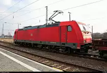 Blick auf 185 231-8 DB als gemischter Gz, kommend von Westen, die den Bahnhof Angersdorf auf der Bahnstrecke Halle–Hann. Münden (KBS 590) erreicht. Hier wird er vorübergehend abgestellt. [8.2.2018 | 14:29 Uhr]