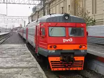 Elektrotriebwagen ET2M-133 in St. Petersburg, Moskauer Bahnhof, 29.10.2017