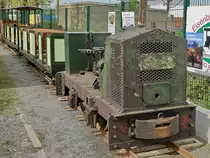 Eine Feldbahnlokomotive von O&K im April 2017 in Dresden.