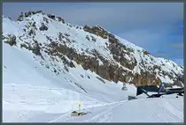 Die Gletscherbahn verbindet das 2600 m hohe Zugspitzplatt mit dem Gipfel der Zugspitze. Erbaut wurde sie 1992. Auf der �sterreichischen Seite f�hrt au�erdem die Tiroler Zugspitzbahn auf den 2962 m hohen Gipfel. Nicht zu sehen ist die auf der anderen Seite des Berges befindliche Seilbahn Zugspitze. (03.03.2018)