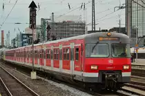 420 922-7 und 420 415-2 fahren am 18.8.2017 als S1 nach Essen-Steele Ost aus dem Dortmunder Hauptbahnhof aus.