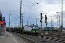 193 211  Jimmy  von  ecco steht in Aachen-West mit einem Autoleerzug.
Aufgenommen vom Bahnsteig in Aachen-West. 
Bei Sonne und Wolken am Morgen vom 12.3.2018.