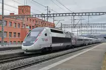 TGV Lyria 4403 durchfährt den Bahnhof Muttenz. Die Aufnahme stammt vom 09.03.2018.