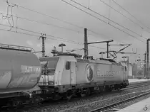 186 268-3 bei der Durchfahrt in Dresden-Neustadt. (April 2017)