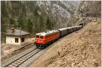 1141.21 der ÖGEG fährt mit dem SR 14486 von Eisenerz nach Admont durch das Gesäuse und das Erzbachtal. 
Hieflau 17.03.2018