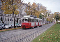 Wien Wiener Linien SL 9 (E1 4849) XV, Rudolfsheim-Fünfhaus / VII, Neubau, Neubaugürtel am 19. Oktober 2010. - Scan eines Farbnegativs. Film: Fuji S-200. Kamera: Leica C2.