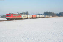 MEG 705 (155 196-9) mit einem Containerzug bei Seubersdorf Richtung Nürnberg, 21.01.2017