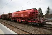 Blick auf den letzten Güterwagen, der mit 187 112 DB als gemischter Gz den Hp Halle Rosengarten auf der Bahnstrecke Halle–Hann. Münden (KBS 590) durchfährt. [18.2.2018 | 15:52 Uhr]