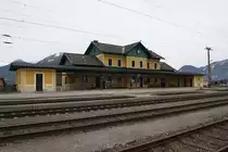 Aufnahmsgebäude des Bf. Admont am 17.März 2018.