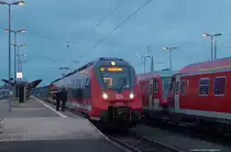 Am 17.11.2014 kam dieser 442 als Ersatzgarnitur auf dem RE 30 zum Einsatz und brachte einen Vorgeschmack auf die Zeit  nach Dosto  nach Hof Hbf. Aber in rot wurde es nix, die neuen Triebwagen der MRB sind ja  Silberwürmer ....