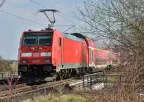 Nachschuß auf einen RE6 nach Flughafen Köln/Bonn auf der Kbs 495 zwischen Allerheiligen und Nievenheim. Heute Nachmittag.
