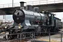 Und noch ein zweites Bild der am 19.03.2018 erspähten, aus dem Jahr 1904 stammenden und 1'360PS starken A 3/5 705 von SBB Historic in Brugg unter Dampf kurz vor der Drehscheibe.