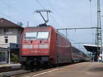 101 120-4 ist zur Zeit wahrscheinlich die dreckigste 101er in Deutschland! Das Foto enstand am 26.05.07 auf Gleis 2 des Aalener Bahnhofs. Zu sehen ist IC 2067 von Karlsruhe HBF nach N�rnberg HBF.