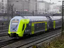 Twindexx 445 034 fährt als RE nach Kiel aus Hamburg Hbf aus (22.3.18). Schon merkwürdig, dass das EBA die Dinger als Loks ansieht (91er NVR-Nummer).