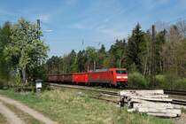 152 146 mit einem G�terzug in Haspelmoor (25.04.2007)
